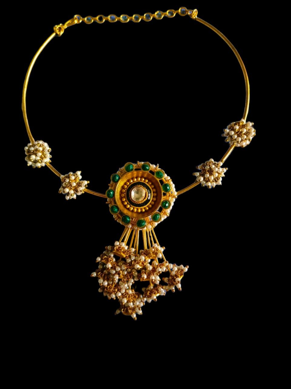 Kanhaverse Royal Emerald Radiance Necklace Kanhaverse Royal Emerald Radiance Necklace