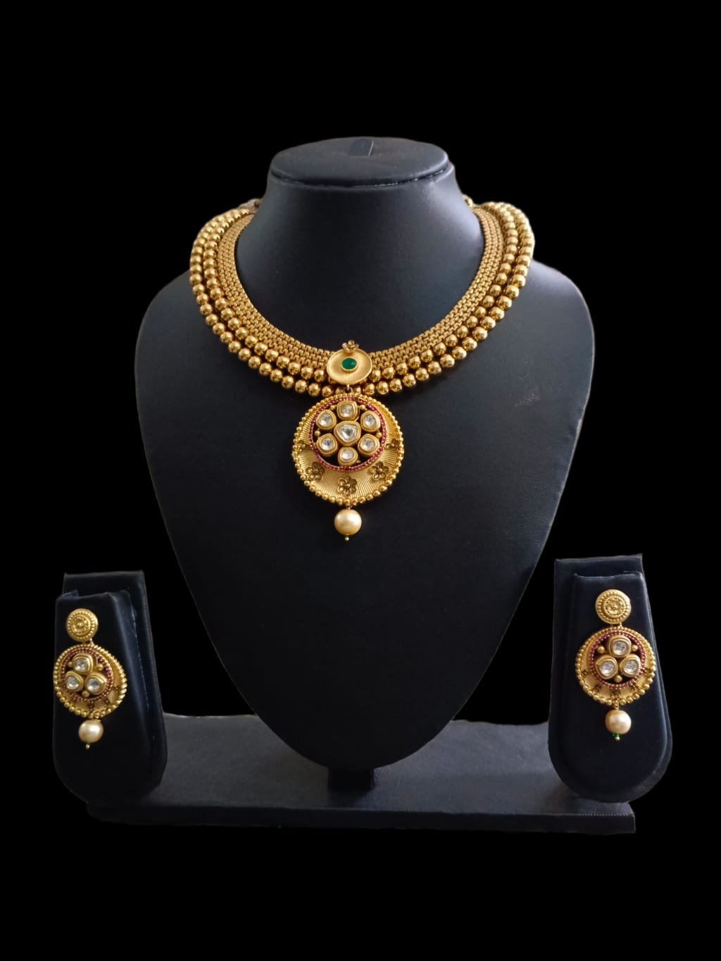 Kanhaverse Royal Kundan Antique Gold Necklace Set Kanhaverse Royal Kundan Antique Gold Necklace Set