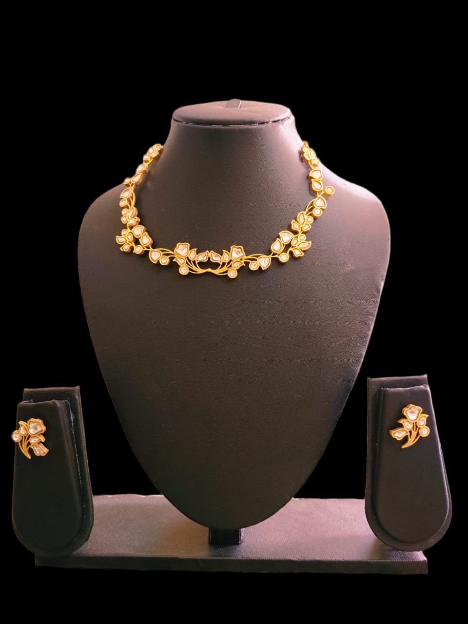 Kanhaverse Blossom Kundan Floral Necklace Set Kanhaverse Blossom Kundan Floral Necklace Set