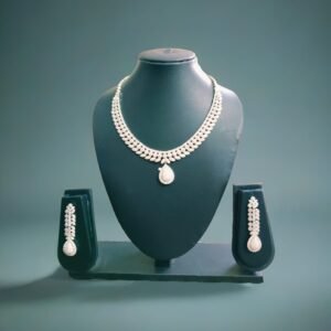 Kanhaverse Radiant Leaf Drop Necklace Set